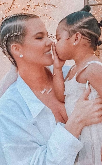 Kardashian Family Social Media Posts, Instagram